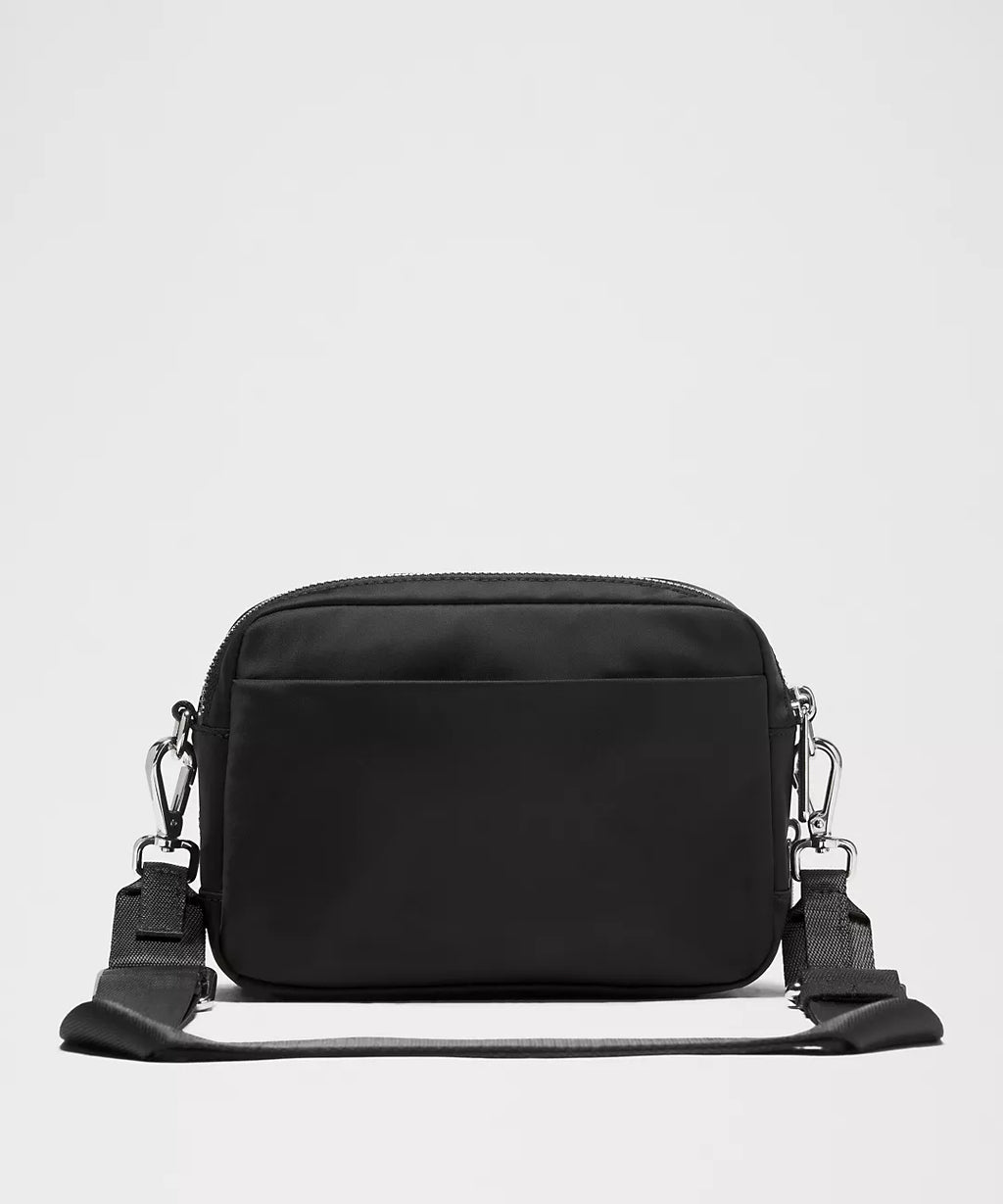 Lululemon Everywhere Crossbody Bag 2L