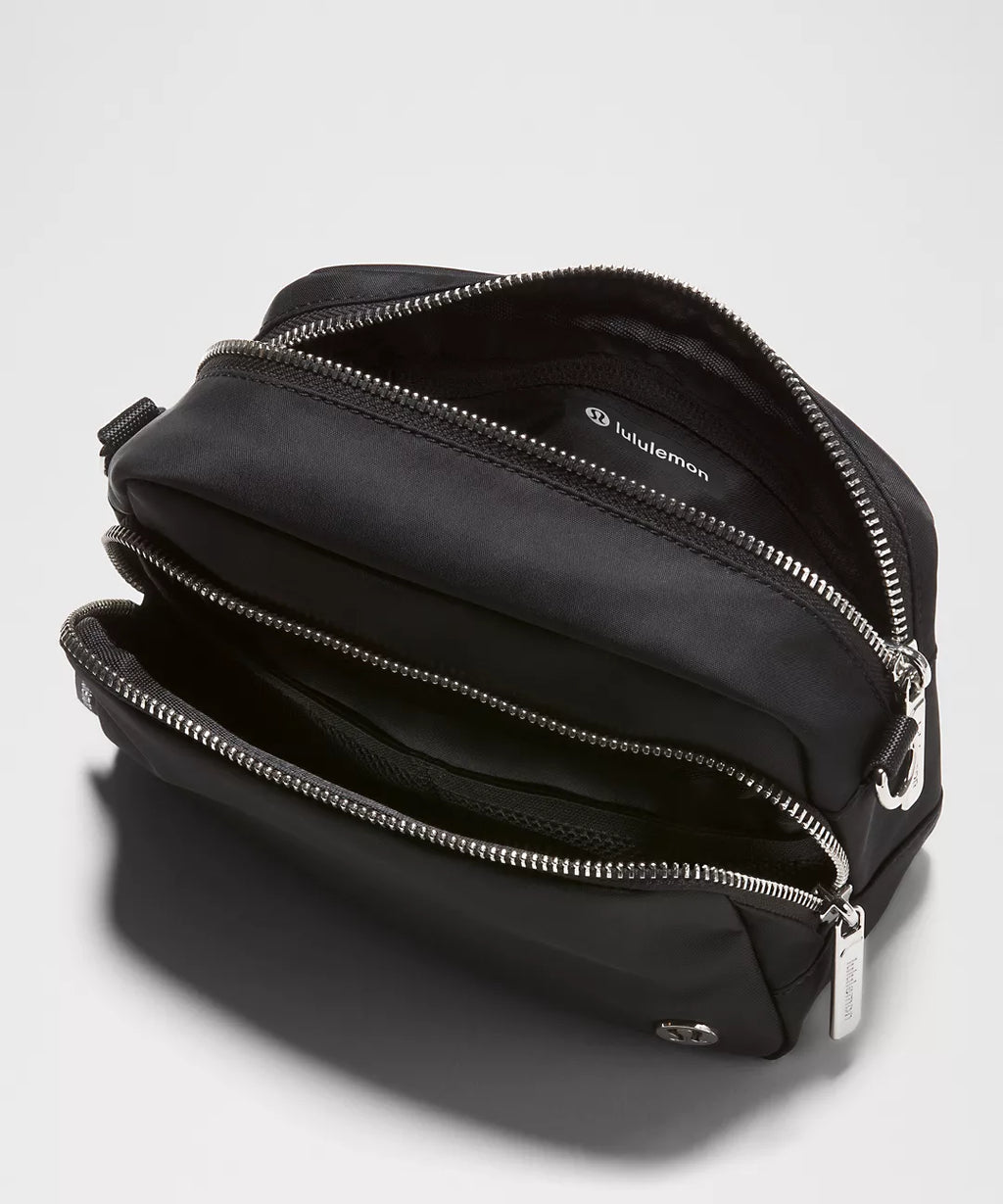 Lululemon Everywhere Crossbody Bag 2L