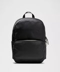 Everywhere Backpack 22L in black, front view